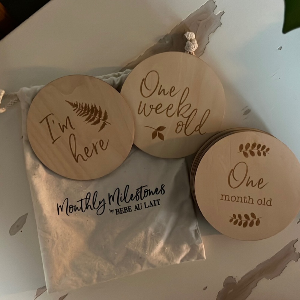 Bebe au lait monthly milestones